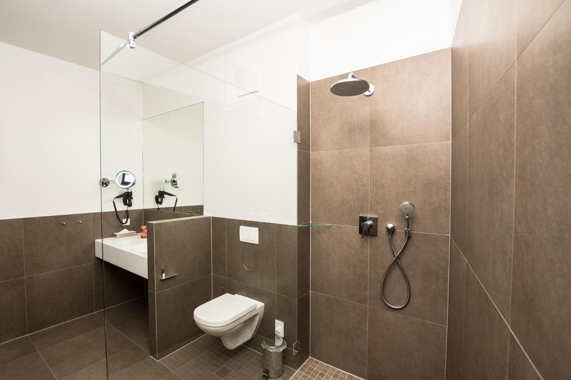 Stadthotel Reich Mellrichstadt Exteriör bild